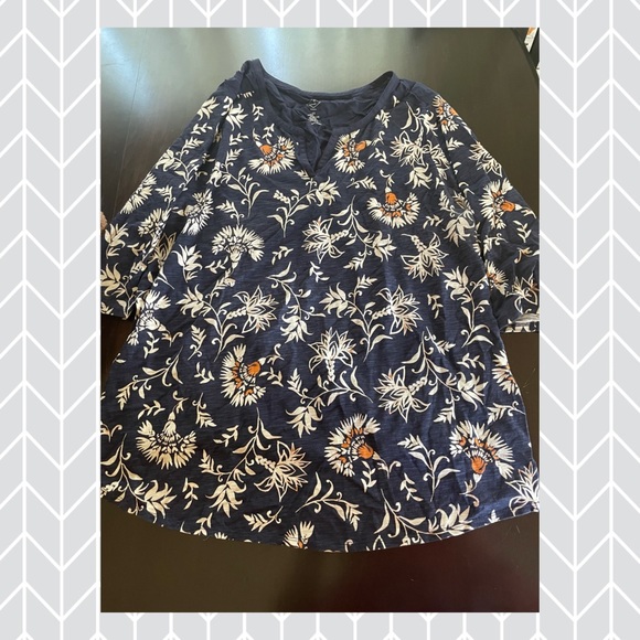 Navy Floral Top - Picture 1 of 7